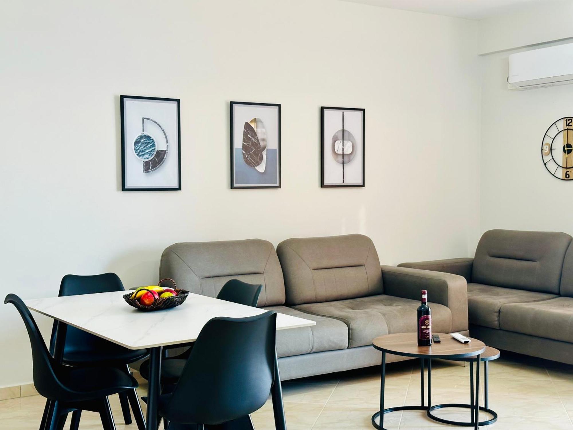 Jico Travel - Erjon Apartments Vlore Room photo