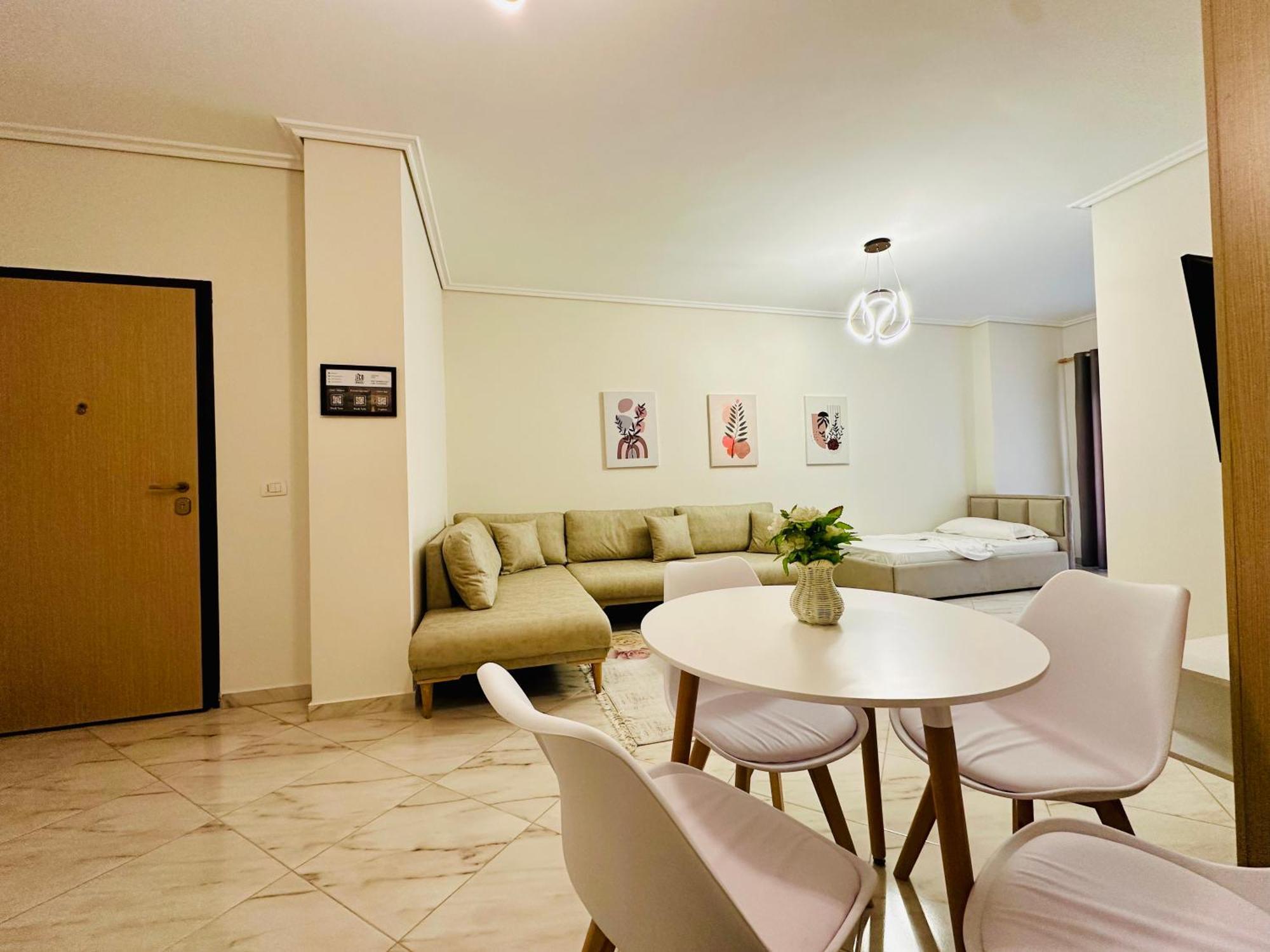 Jico Travel - Erjon Apartments Vlore Room photo